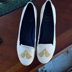 Jack Rogers White Slip-On Flats with Gold Embroidered Tassel Motif Size 10
